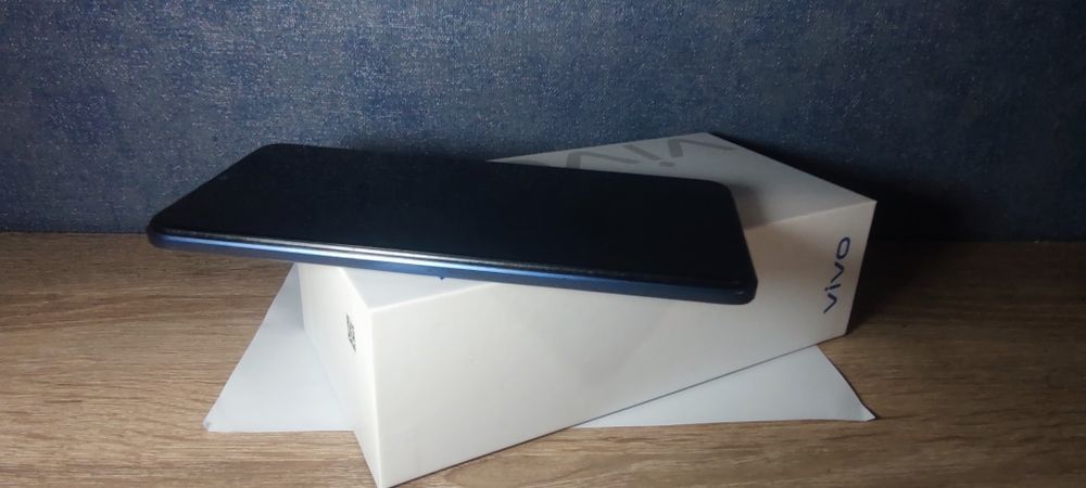 Смартфон Vivo Y15s  идеальное состояние