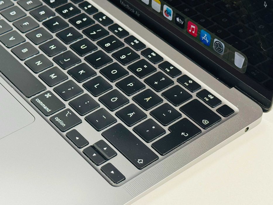 MacBook Air 13 2020 M1 85% Kondycji 8GB RAM 256GB SSD