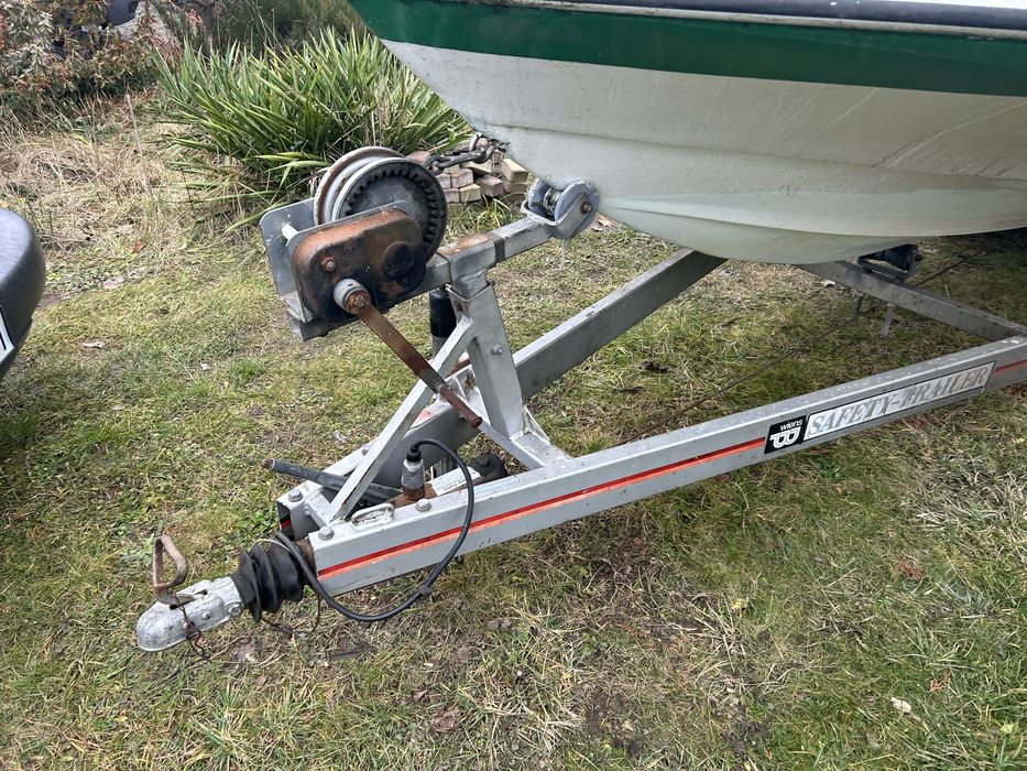 Łódz motorowa Clastron