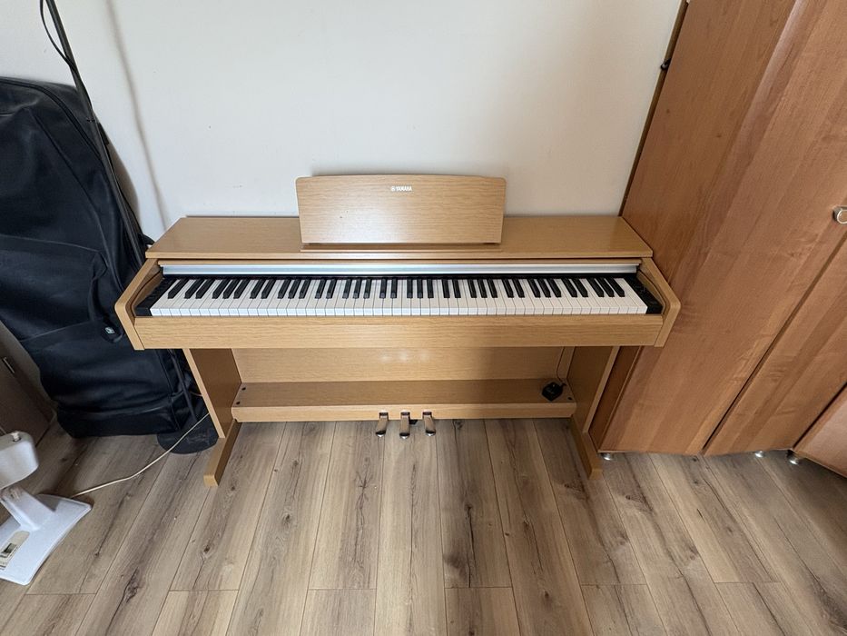 Pianino Yamaha elektryczne Arius Ydp 142