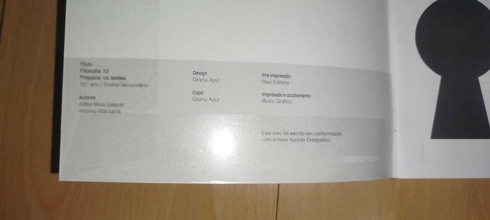Cadernos de atividades diversas disciplinas 10º ano