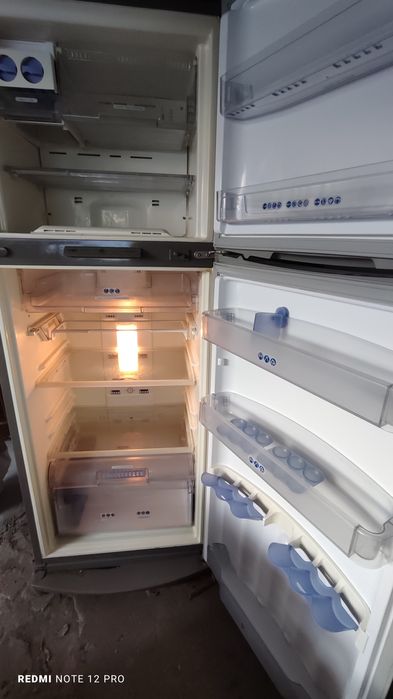 Широкий вместительный холодильник   Whirlpool No Frost , высота 187 см