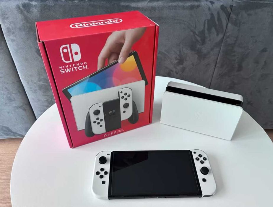 Nintendo Switch OLED Biała W pełni sprawna karta sd w zestawie