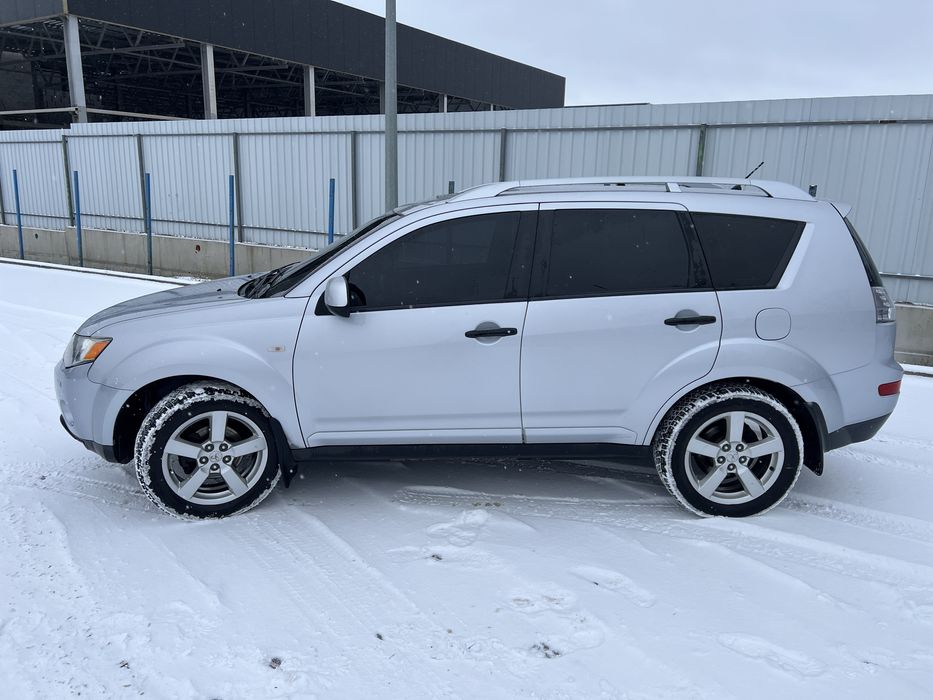 Продам Outlander XL