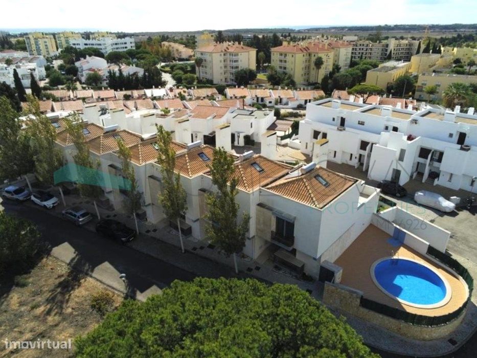 Moradia em banda V3+2 Vilamoura