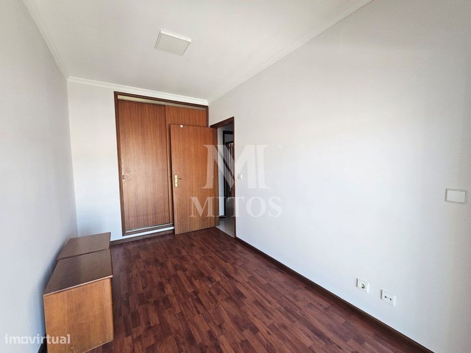 Apartamento T4 mobilado - Darque