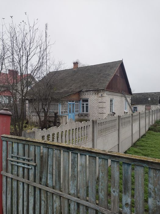 Продам будинок в Зарічанах