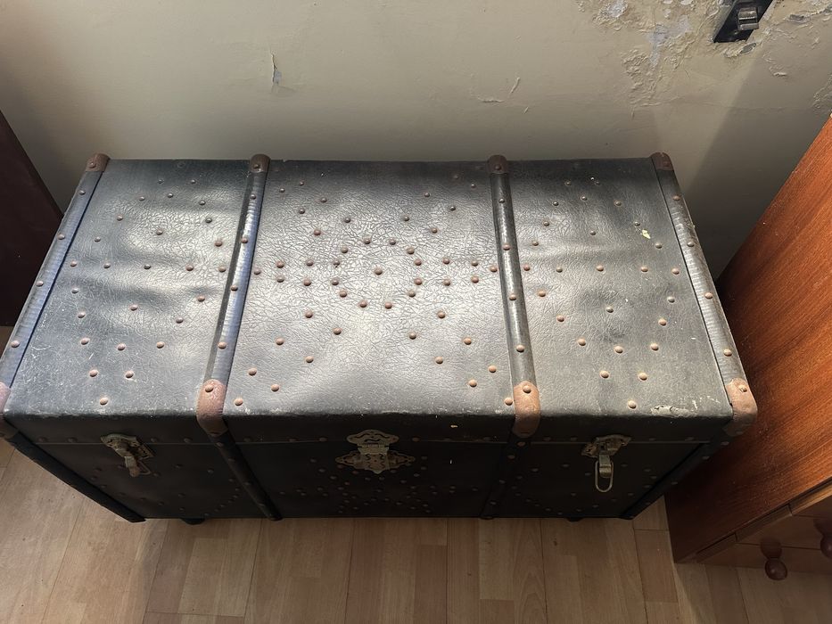 Arca antiga em bom estado