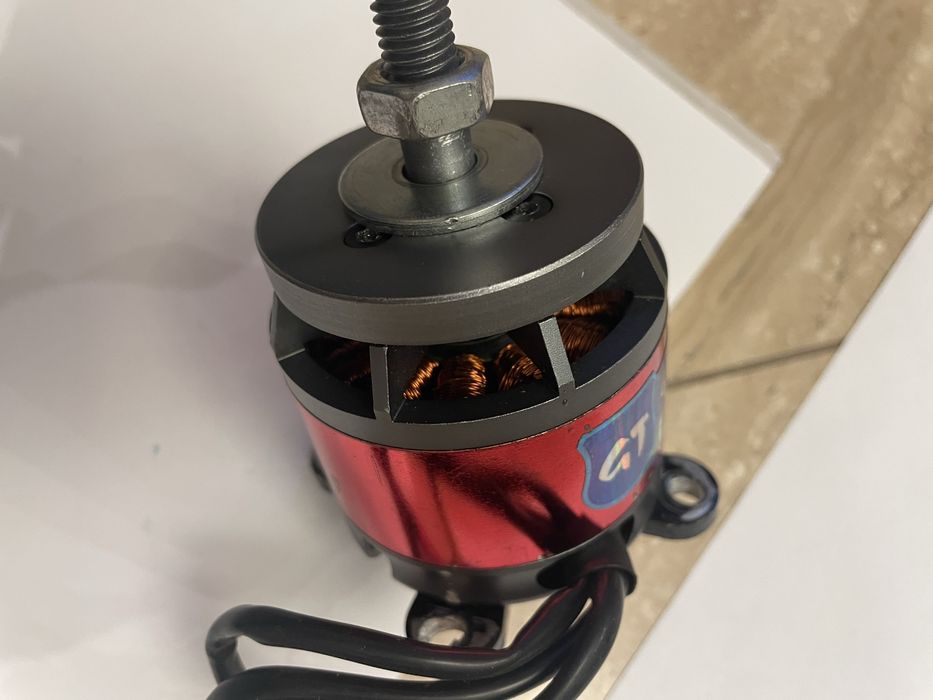 Sprzedam Silnik RC EMAX GT5325/11 samolot szybowiec nitro