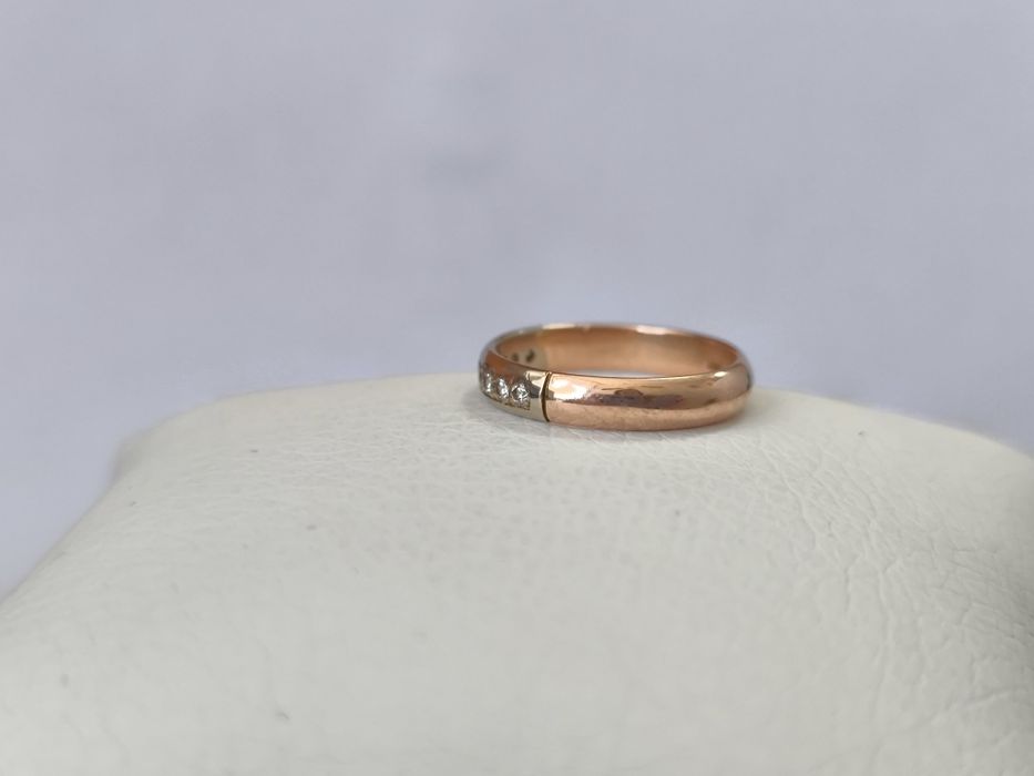 Кольцо золотое с бриллиантами р15.5 (2.03г)