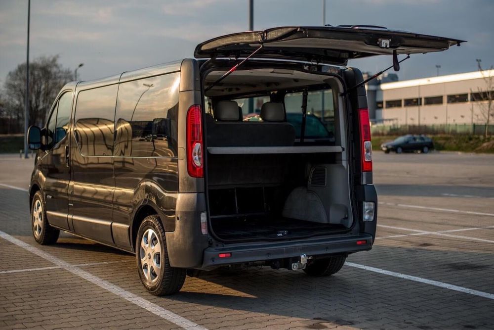 Tanio Wypożyczalnia samochodów Bus 9 osób Wynajem Kraków