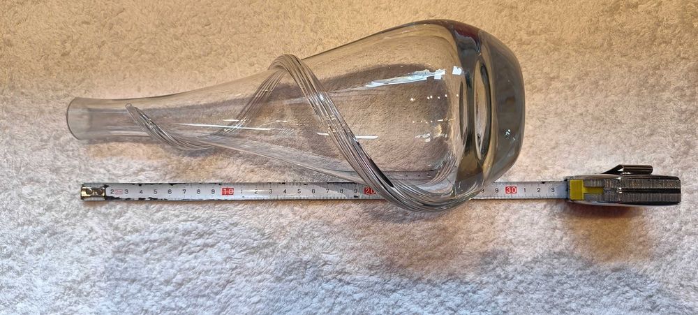 Piękna stara szklana designerska karafka. Z korkiem. Stan b.db.