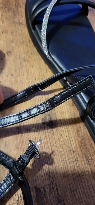 Sandały czarne z diamencikami 40