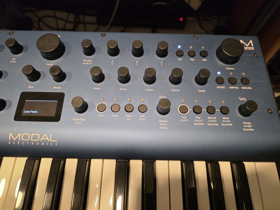 Sintetizador Modal Cobalt 8