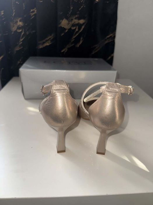 Buty ślubne kotyl
