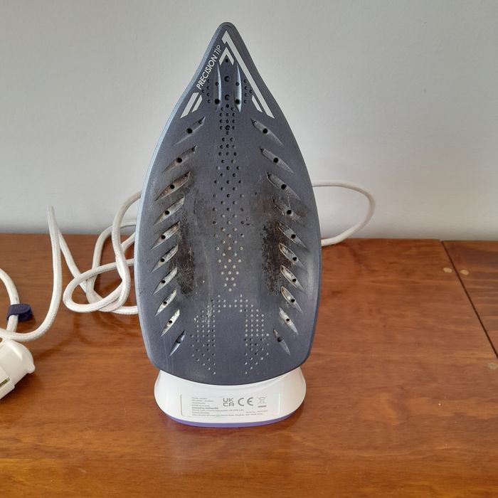 Ferro engomar com vapor