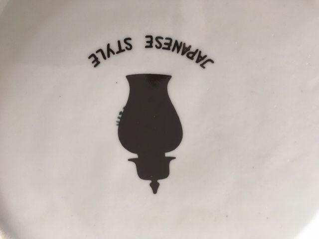Prato em Porcelana Japão pintado à mão