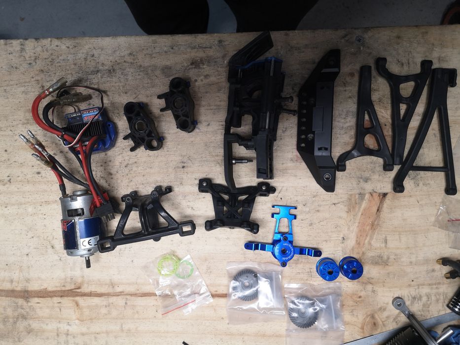 Traxxas summit brushless max 8 combo