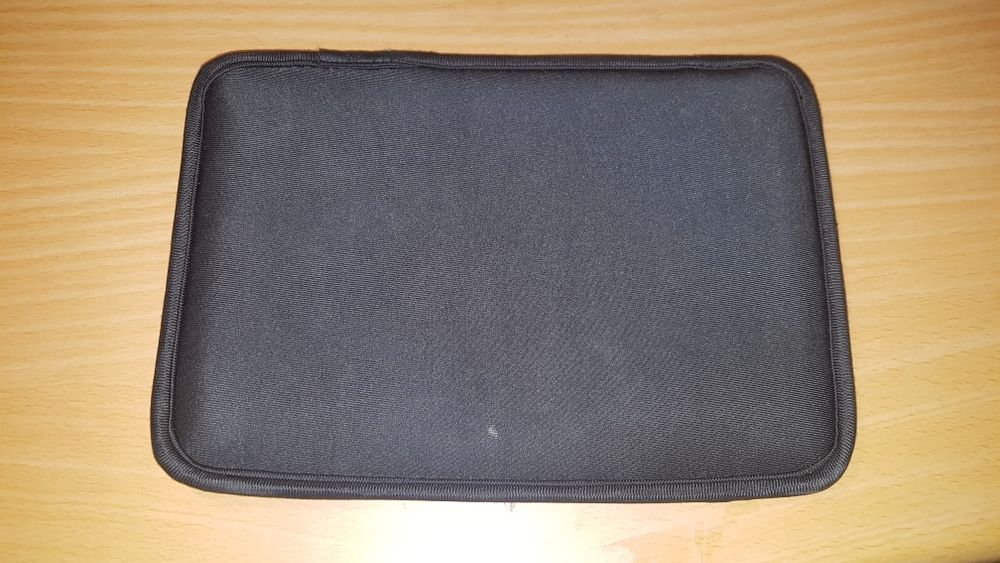 Duas capas de tablet universais