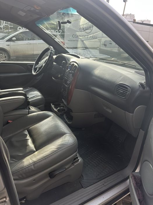 Терміново Chrysler Grand  Voyages 4700$