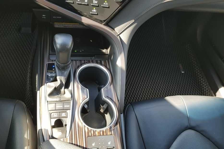 Продам Toyota Camry 2.5 L4 HYBRID (XV70, VIII) 2019