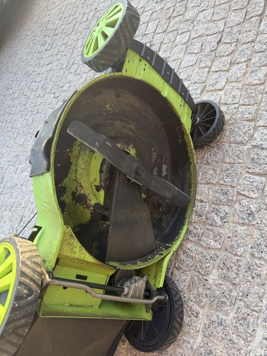 Maquina de cortar relva Serfer