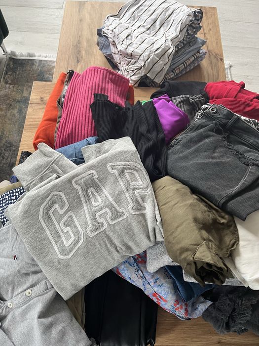 Paka ubrań zestaw xs-s/m ok 14,5kg do dalszej sprzedazy