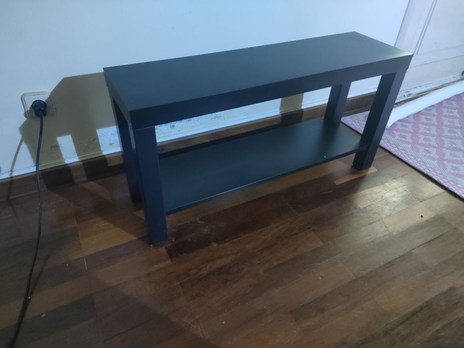 Mesa de TV pequena
