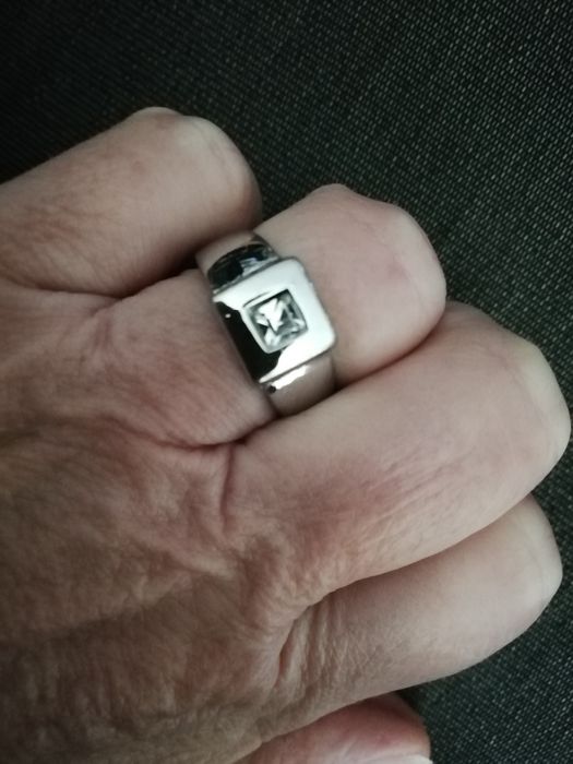 Anel metal  cromado com brilhante