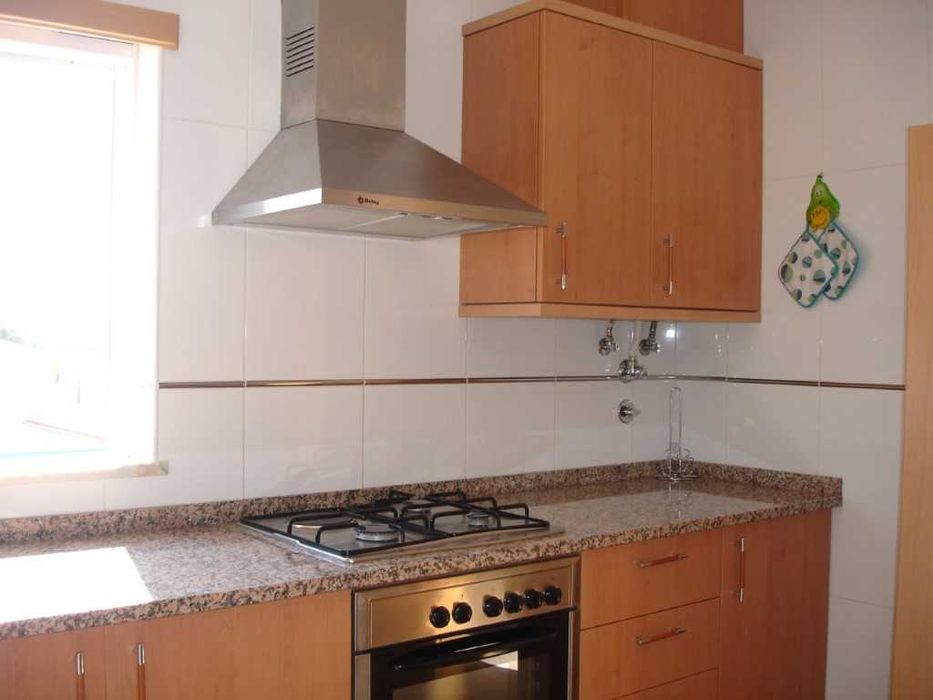 T1 - 5 pessoas,70 metros da praia Piscina e estacionamento. DESDE