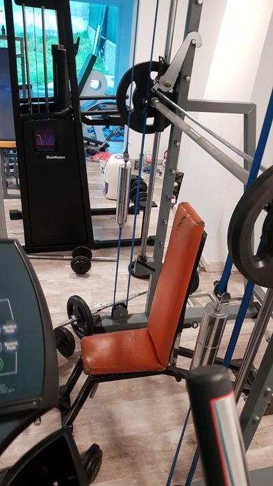 Ginásio fitness completo