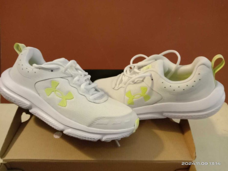 Жіночі кросівки Under Armour р.40