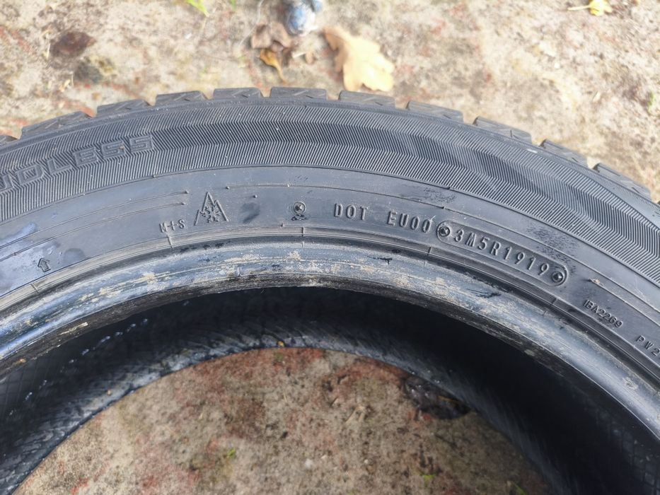 Шини/Резина/Колеса Dunlop 225 55 R18 98T Зима