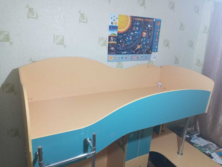 Кровать чердак с письменным столом и тумбой: 3 700 грн. - Мебель для ...