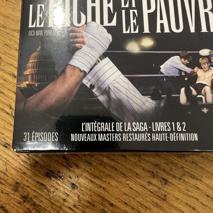 Blu-ray + Livro Le Riche et le pauvre - NOVO