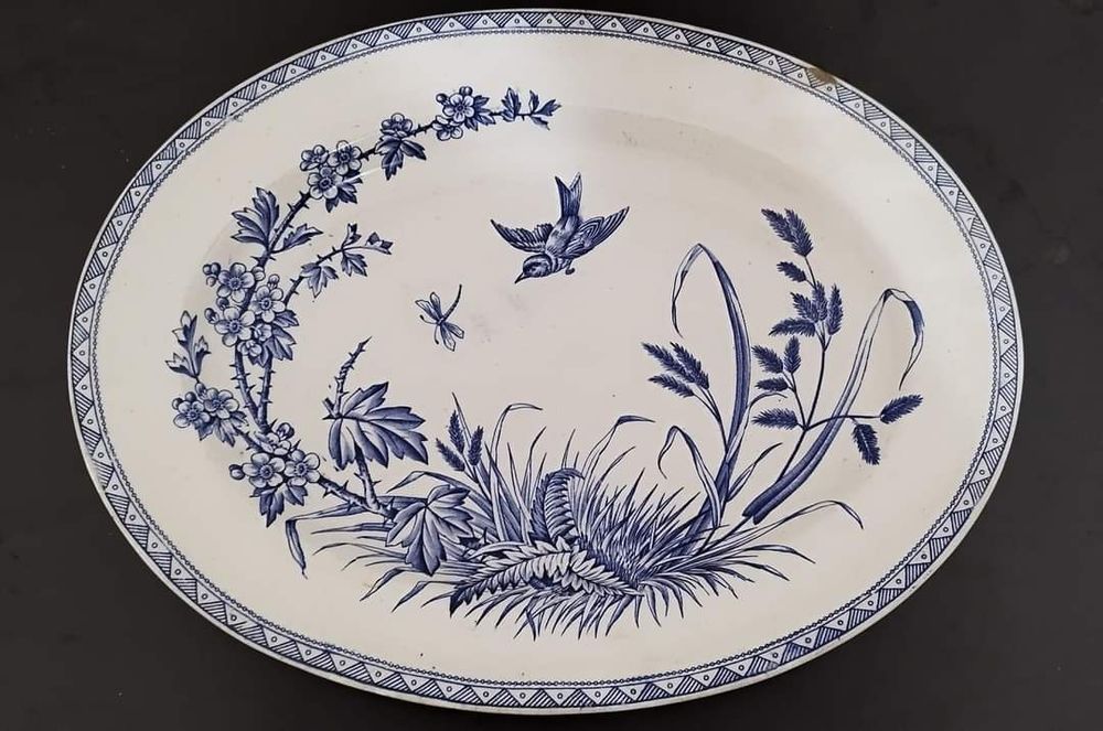 Antiga e grande travessa vitoriana séc XIx