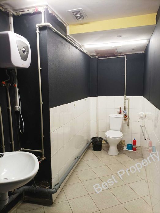 Магазин 122 м2 • Фасад 1й поверх • нежитлове • Академмістечко