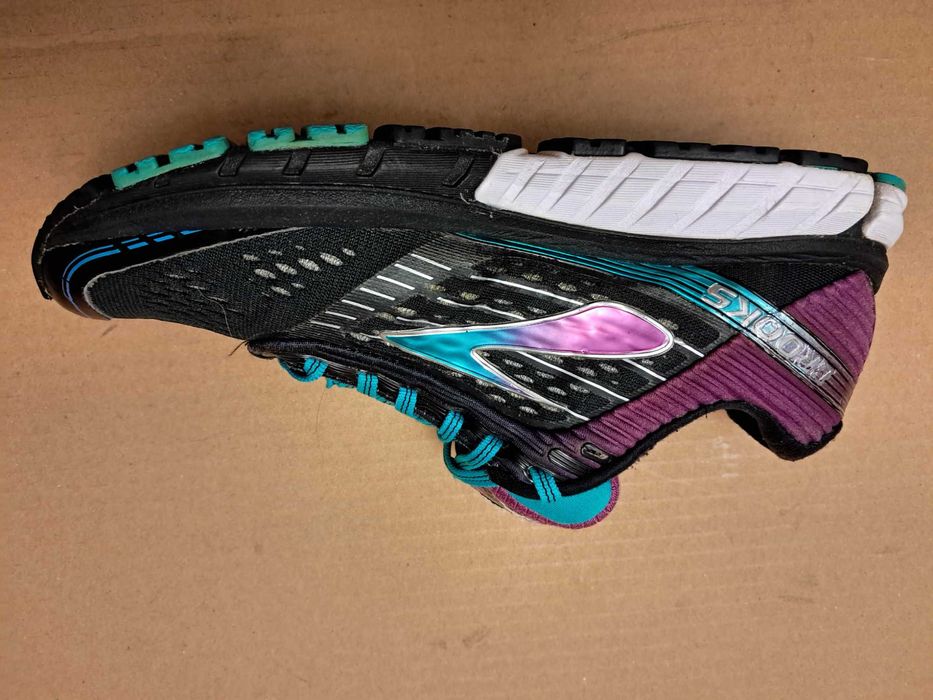 Женские кроссовки   Brooks размер 40.5 стелька 26см