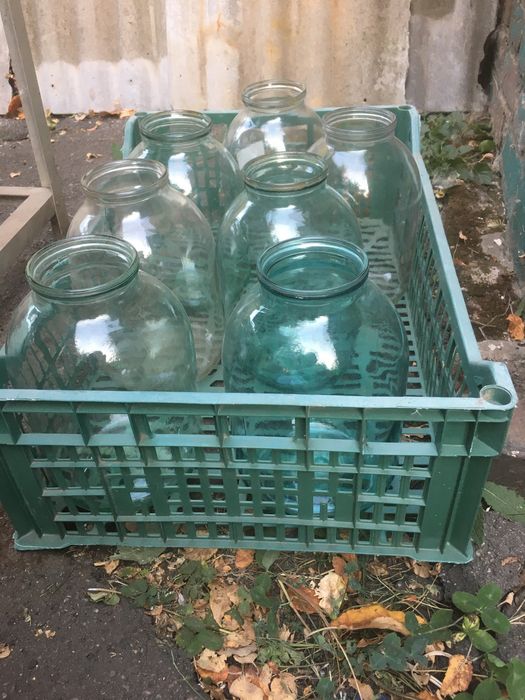 Продам банки 3 л в наявності 100шт 15 грн шт