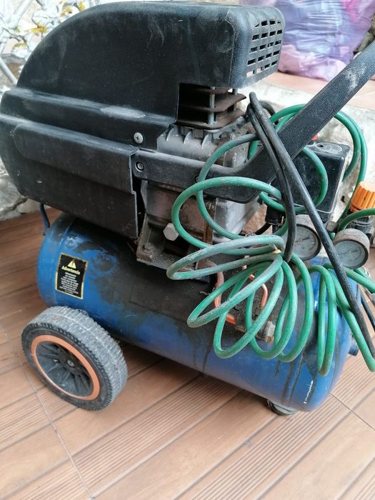 Compressor Dexter Power 2.5 HP (24L) + Mangueira Espiral