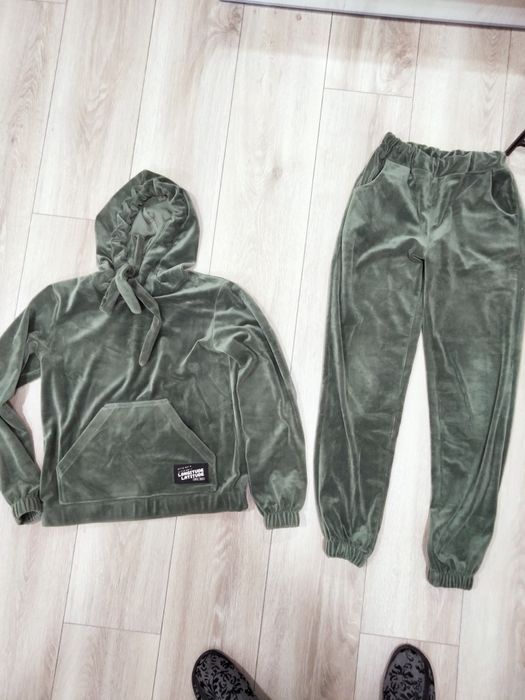 Костюм велюровий