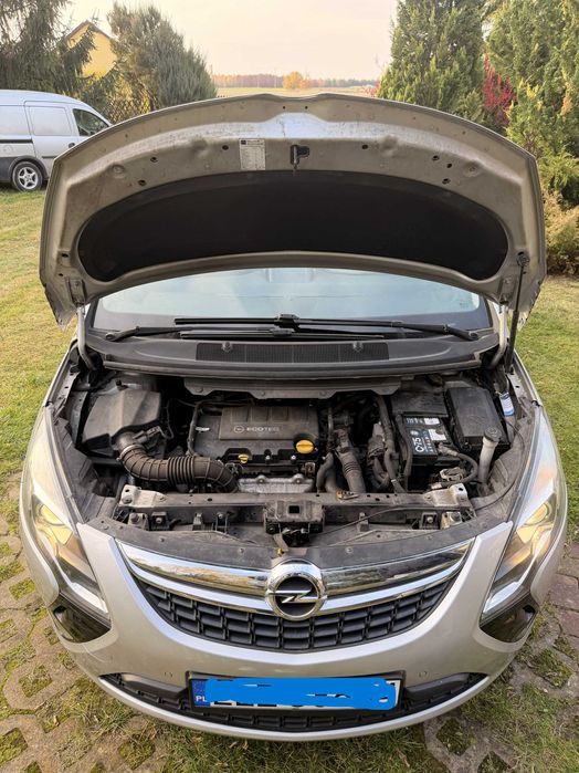 Opel Zafira c tourer 1.4 turbo 7 osobowy
