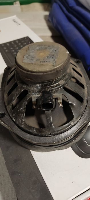 Продам автомобильный динамик