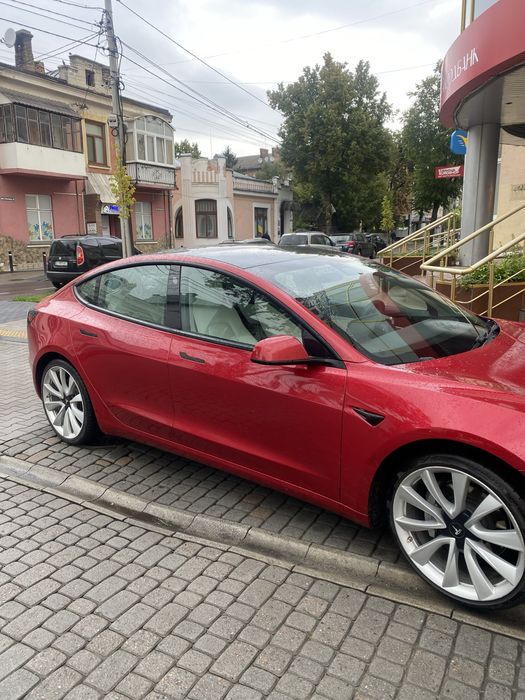 автомобіль Тесла