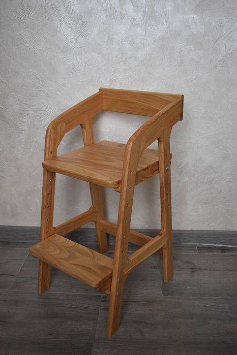 Дитячий зростаючий стілець