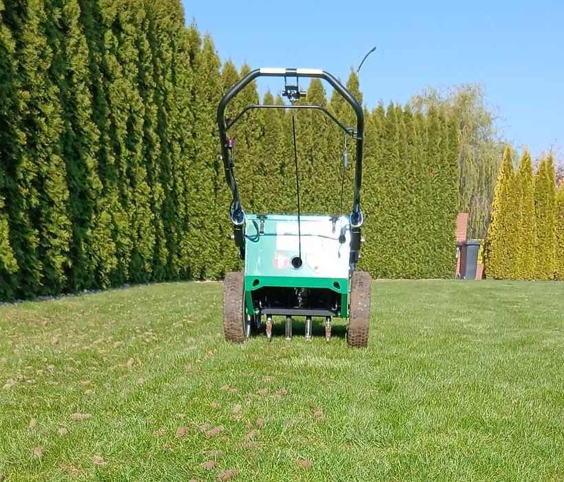 Wypożyczalnia sprzętu ogrodniczego Legnica Aerator Wertykulator Koparka Łańcuchowa Posypywarka Glebogryzarka Rębak Frezarka do Pni Siewnik do trawy