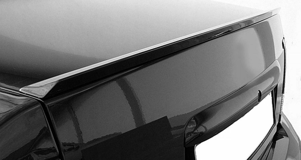 Спойлер элерон (накладка на заднюю дверь багажника)/длина=1175mm/