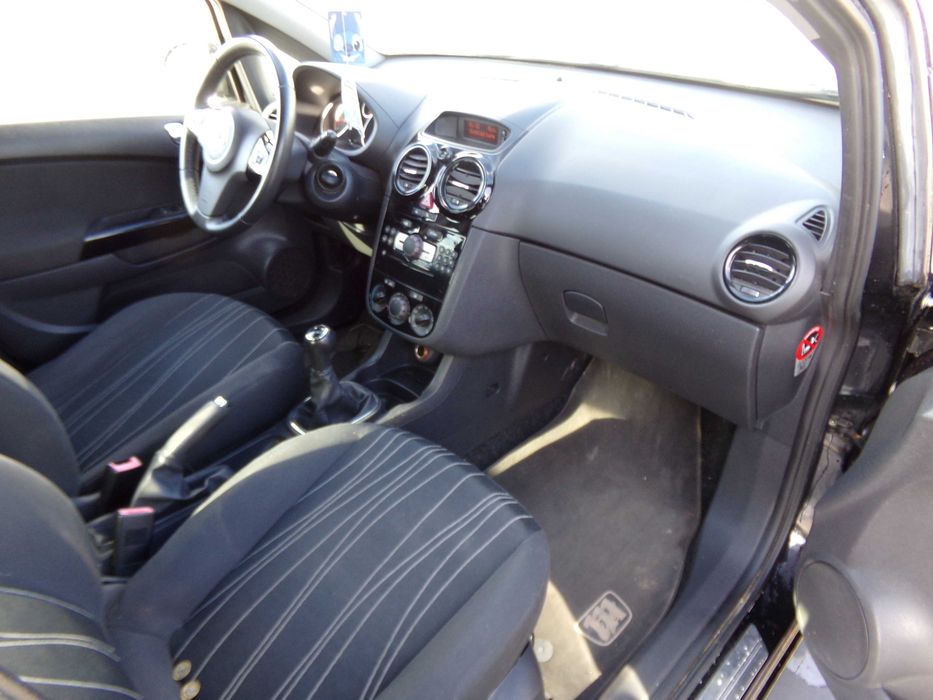 OPEL CORSA -   2010R - 1,2-16V - benz - Tanio