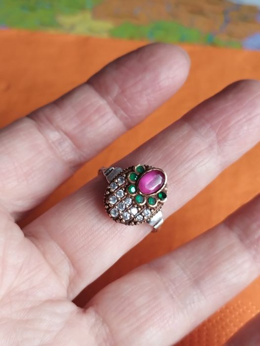 Biżuteria srebrna w próbie 925, kamieniami