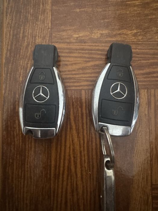 2 chaves Mercedes Benz